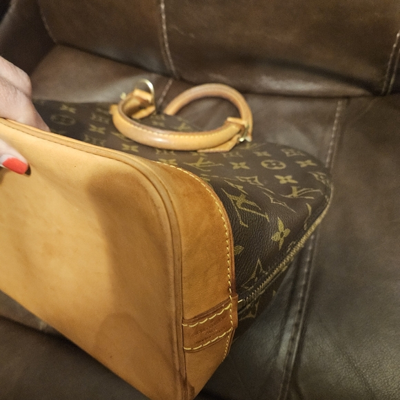 Monogram Louis Vuitton handbag - Picture 4 of 16